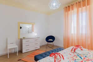 1 habitación, tabla de planchar con plancha, wifi y ropa de cama 