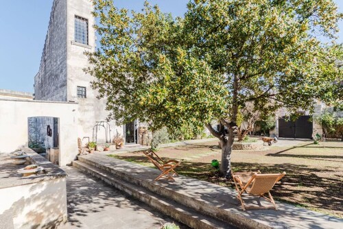 GuestHost - Enchanting, tastefully furnished apartment that sleeps up to 4 people and is energy efficient thanks to the photovoltaic power supply. The accommodation is located in the centre, just 500m from the station and a short distance from the motorw