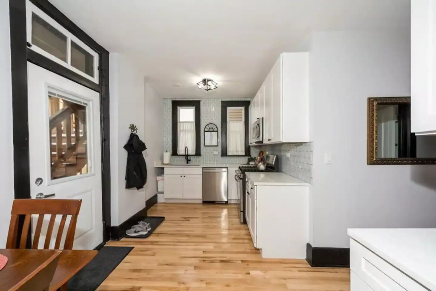 Safest Area, Modern Duplex:  Lincoln Park