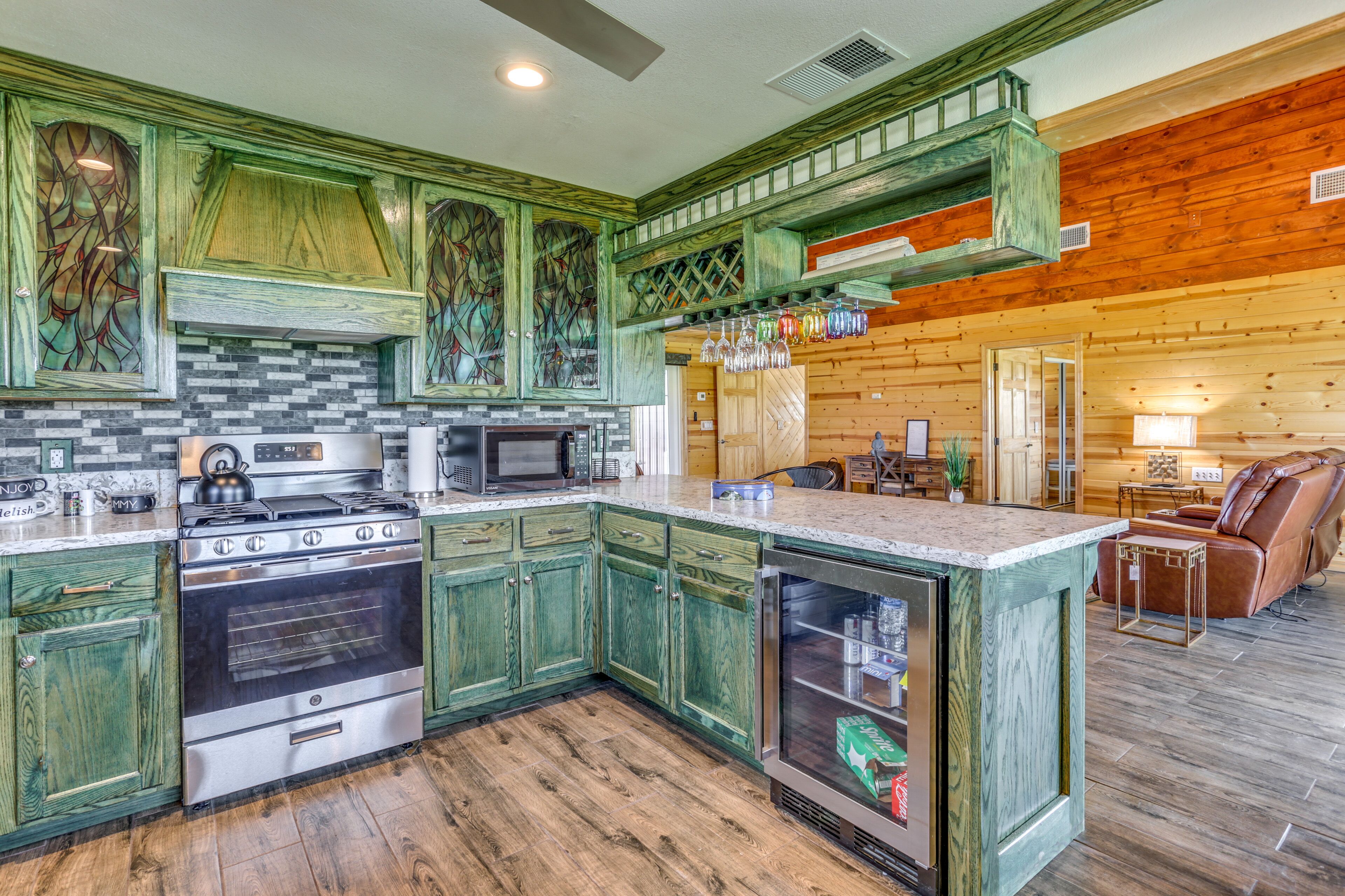 Rustic California Vacation Rental w/ Rooftop Patio