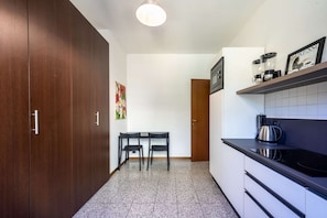 Fridge, microwave, oven, stovetop - Appartamento a 200 metri dall\'Arena con 3 camere da letto e terrazzo (Verona)