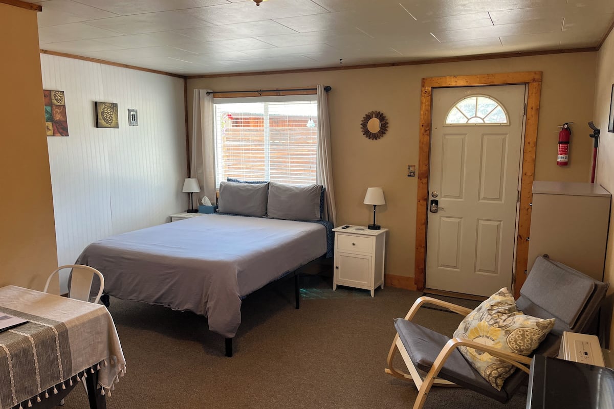 Cabane Classique | Couette en duvet d'oie, Wi-Fi gratuit, draps fournis