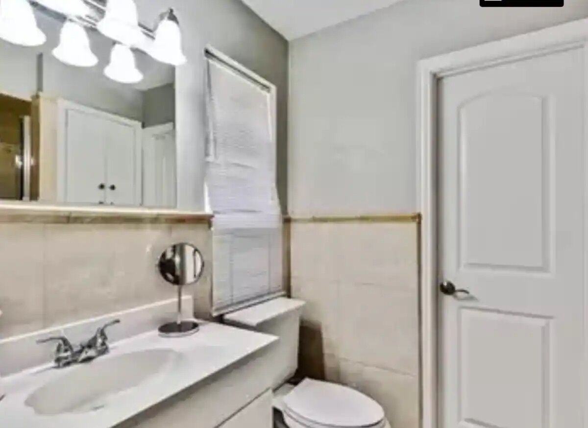 Lovely home in quiet, family neighborhood