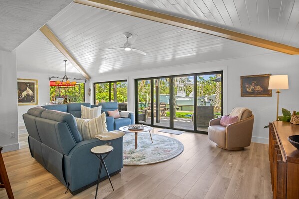 تلفزيون ذكي