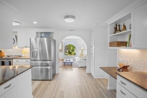 المنشأة من الداخل