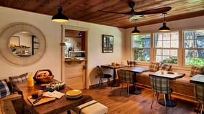 Free daily continental breakfast  - Highlands Resort - Adults Only (Guerneville)