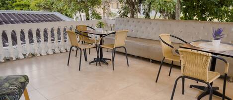 17-inch TV with cable channels