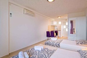 1 dormitorio, tabla de planchar con plancha, wifi