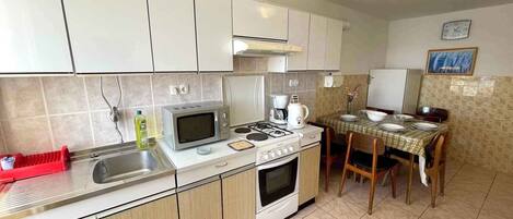 Fridge, microwave, oven, stovetop