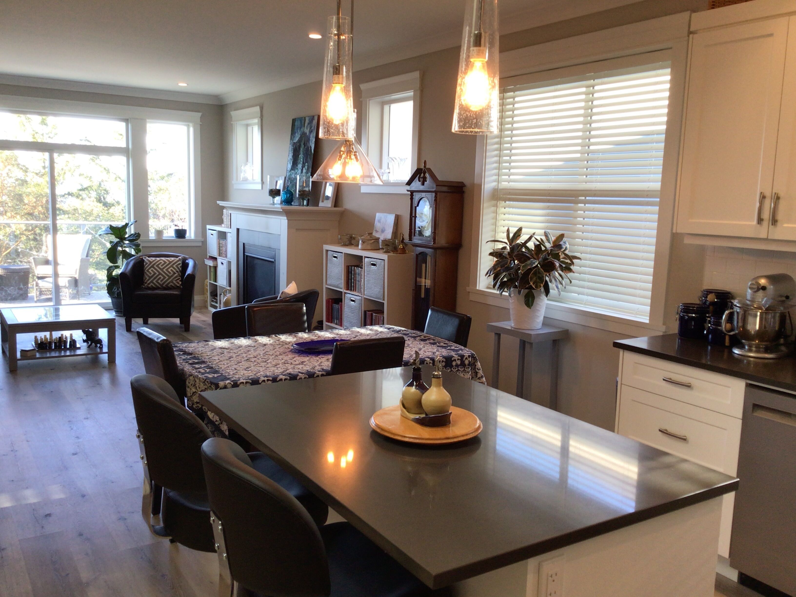 Large two level townhome in the Cowichan valley, sleeps 6