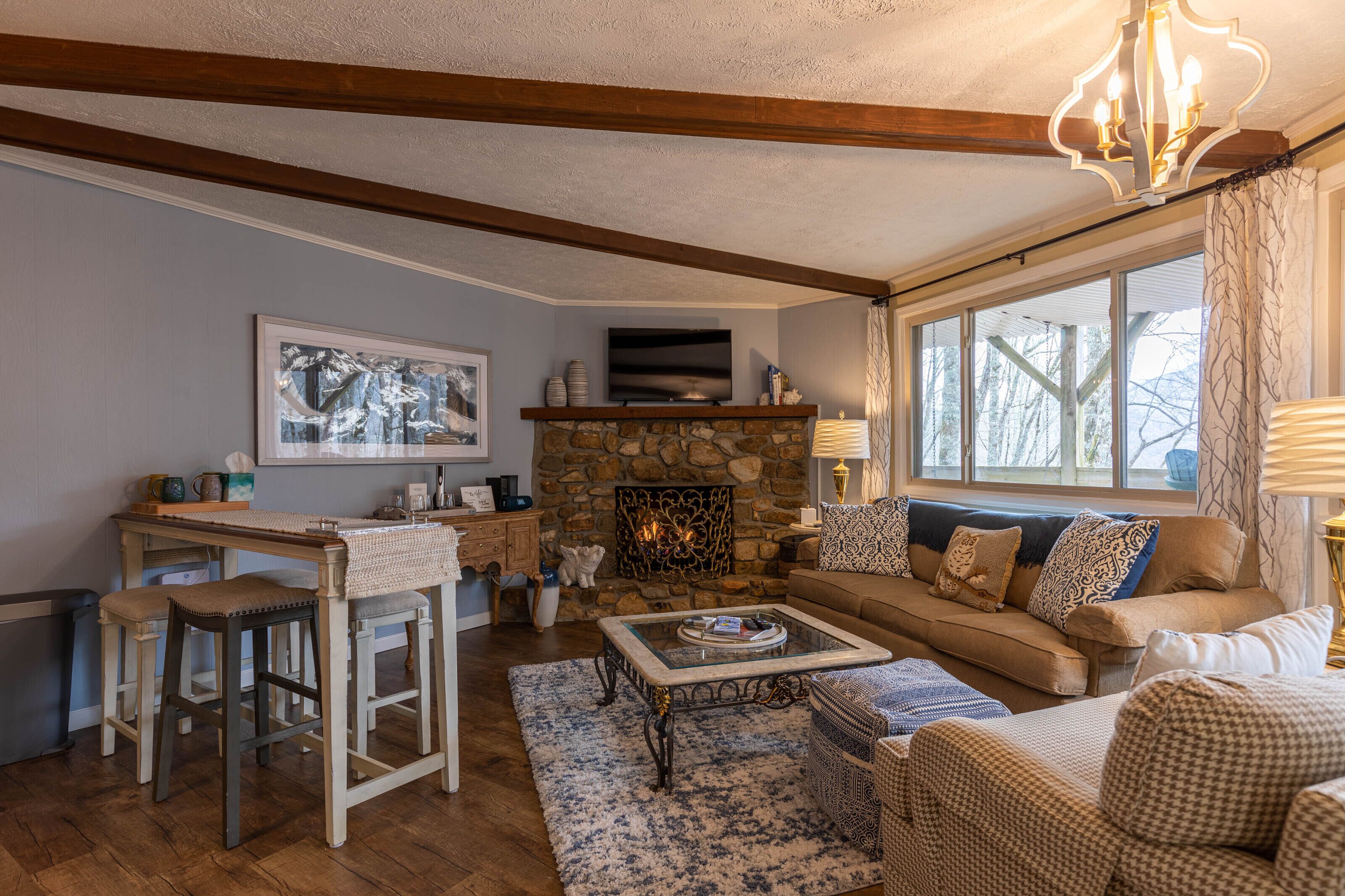 Sugar's Edge Luxury Treehouse - 2-level condo, walk to shuttle for Sugar Mountain