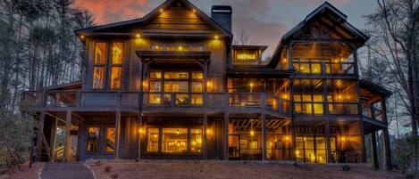 المنشأة من الخارج