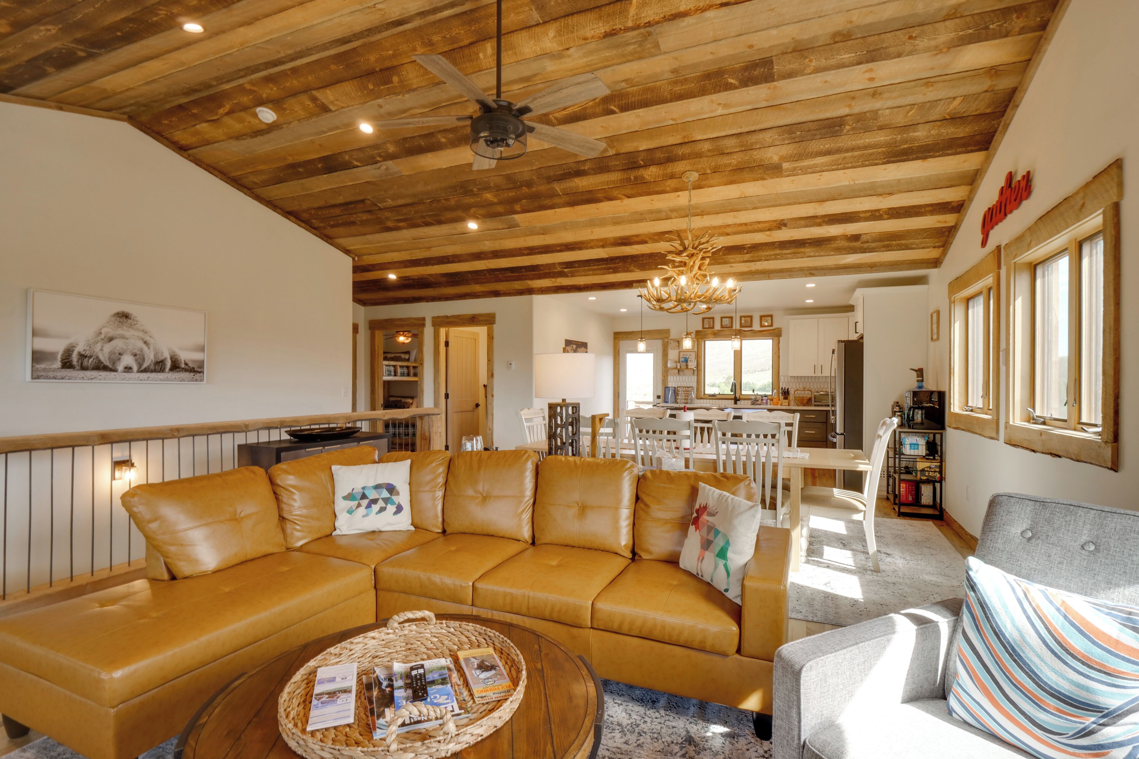 Luxe Grand Lake Cabin w/ Hot Tub & Lake Views!