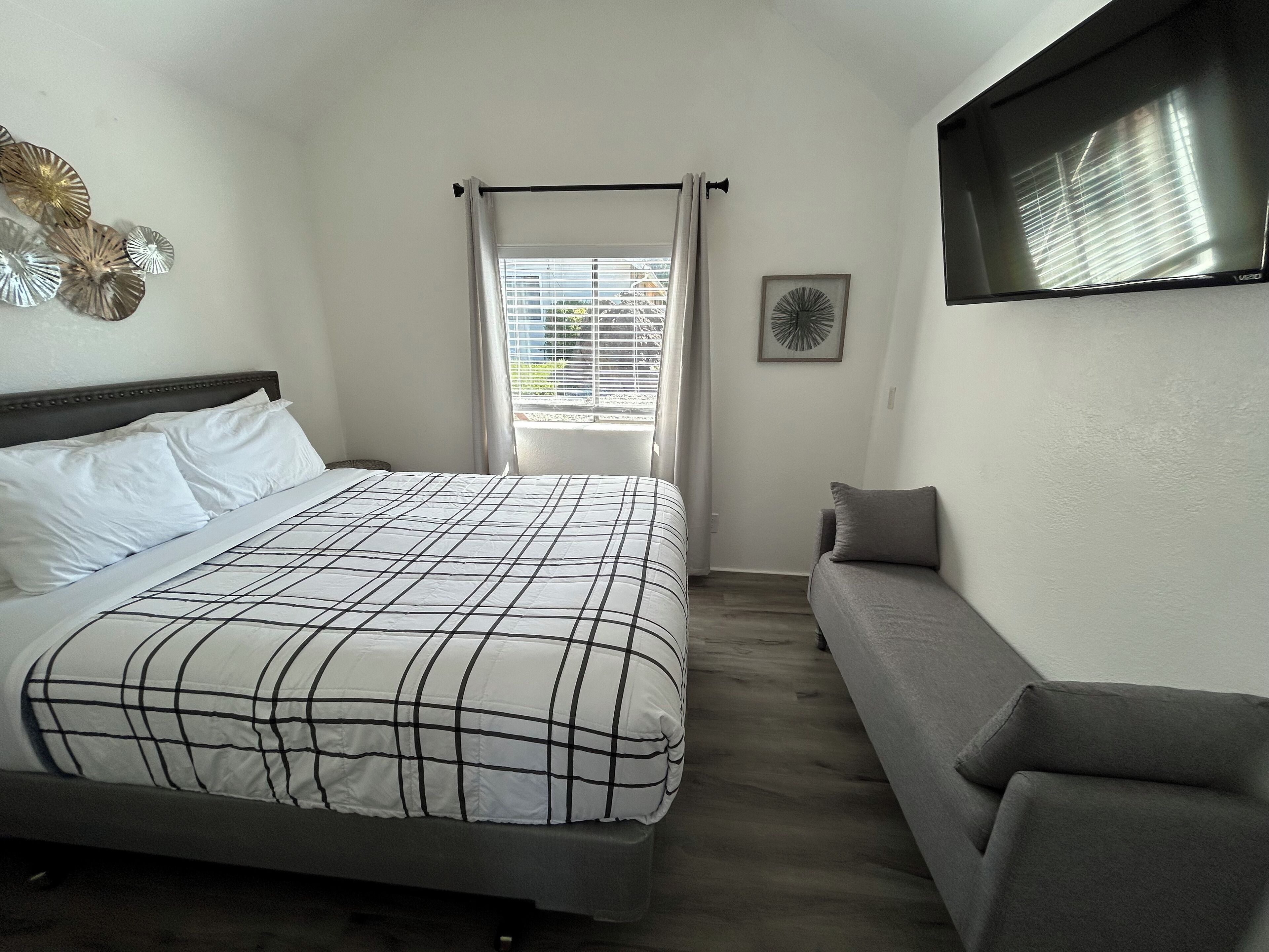 2 bedrooms, iron/ironing board, free WiFi, bed sheets