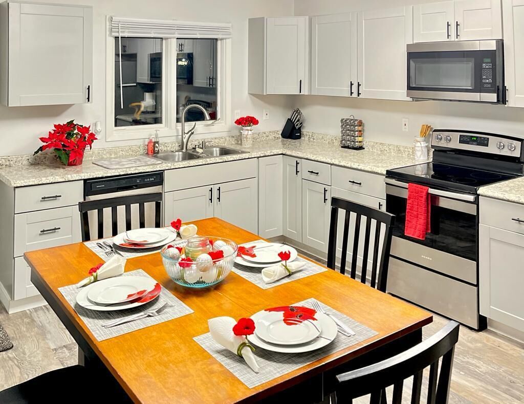 Remodeled Alaska getaway,  mountain views, in beautiful Campbell lake area