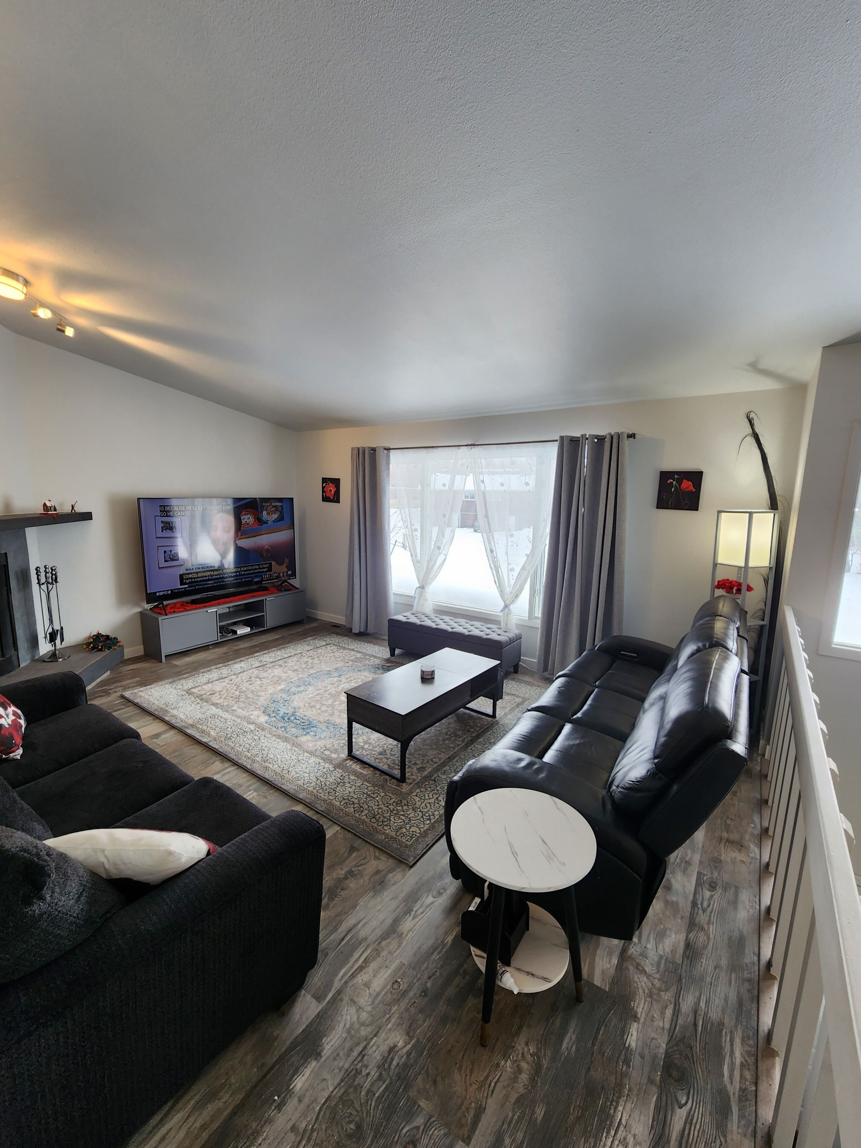 Remodeled Alaska getaway,  mountain views, in beautiful Campbell lake area