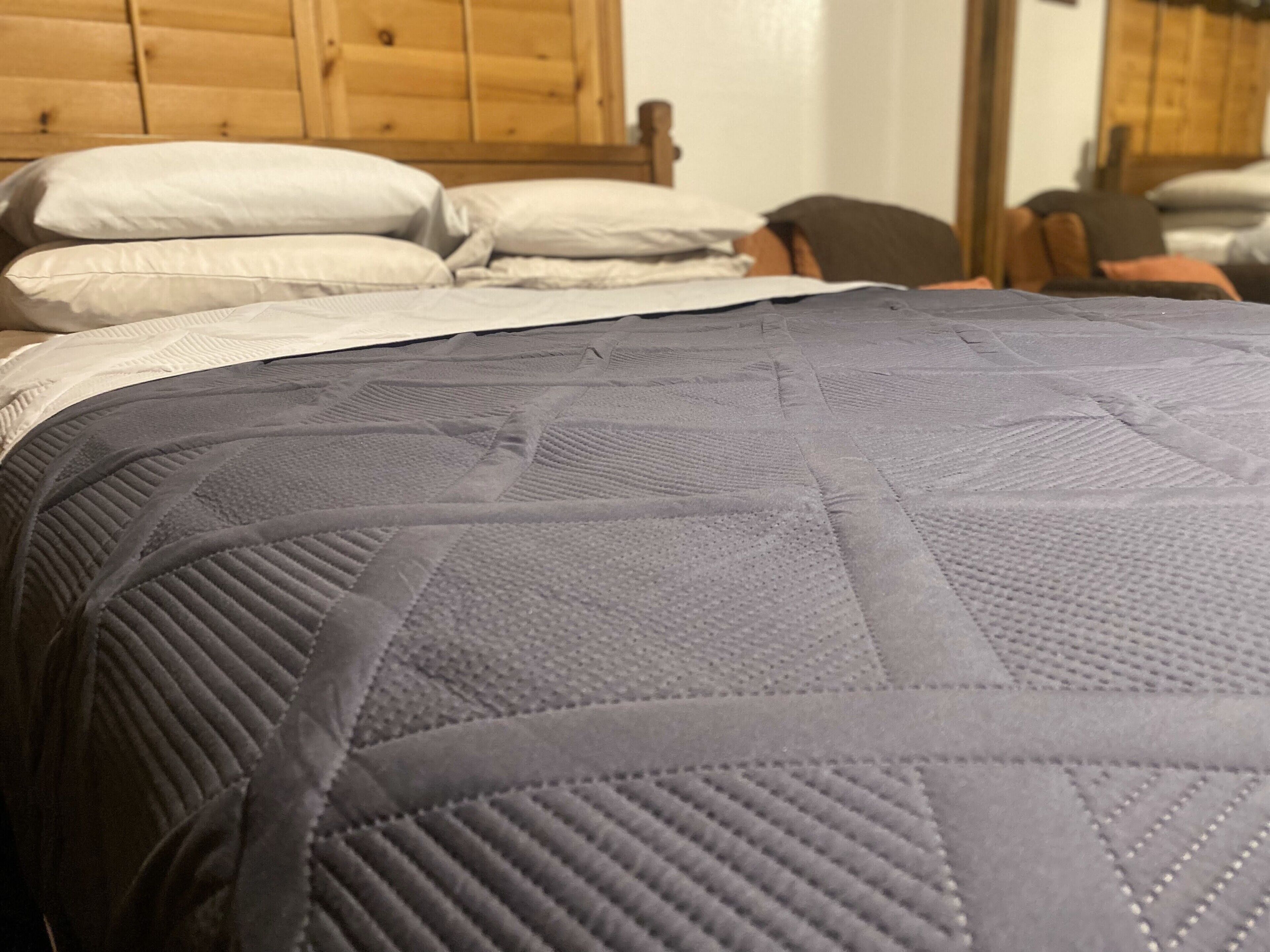 4 makuuhuonetta, silitysrauta/-lauta, ilmainen Wi-Fi, vuodevaatteet