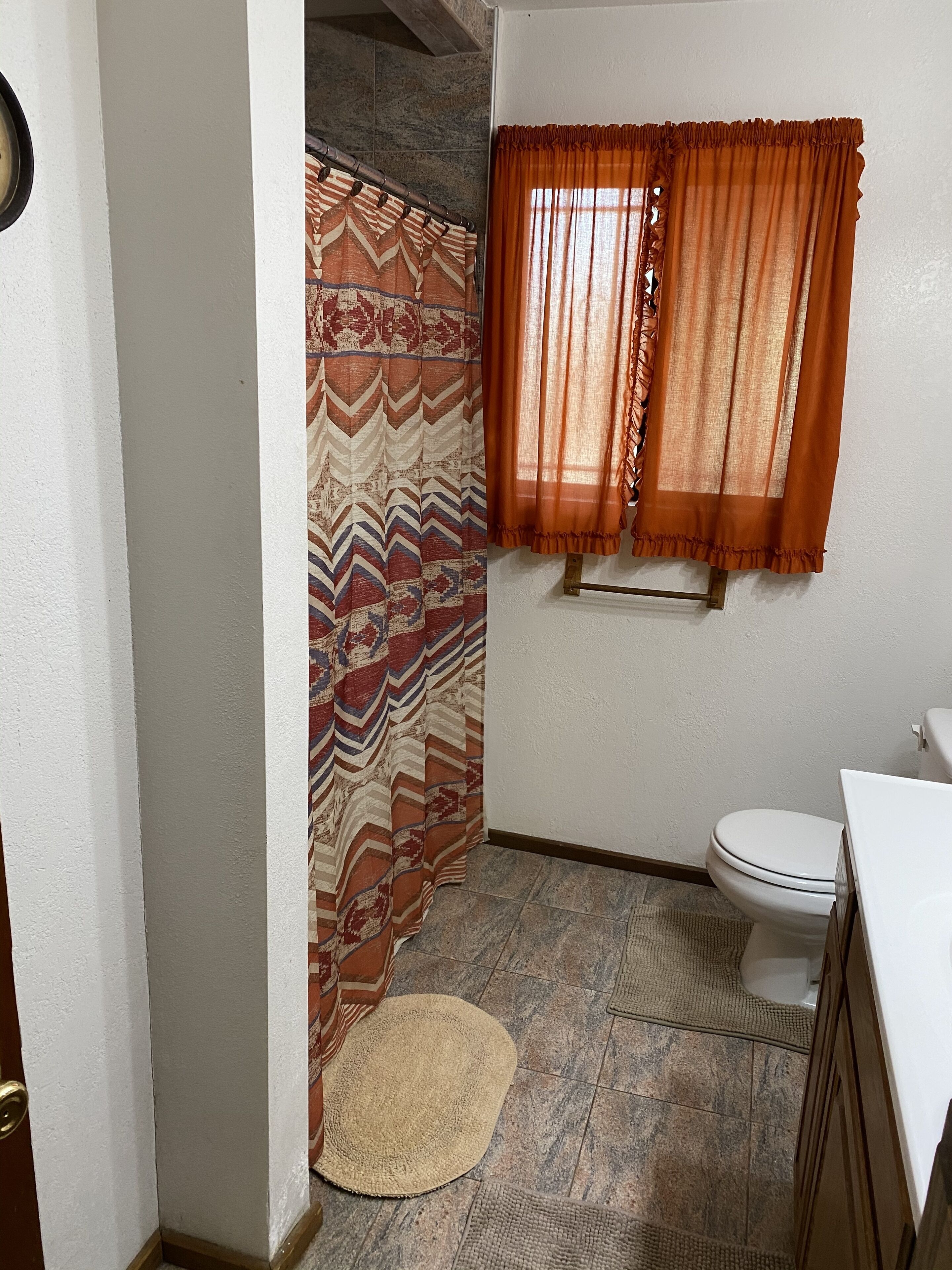 3 bd -3ba + Bonus Room Near Snow Tubing Park,  Convention Center and Ski Resorts