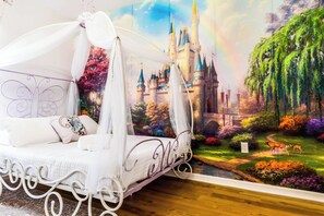 4 bedrooms, desk, iron/ironing board, travel crib