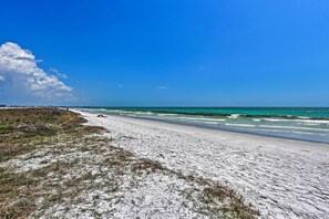 Beach - Spacious 3 Bedroom Gulf Side Townhome with Rooftop Sun Deck On Siesta Key! (Siesta Key)