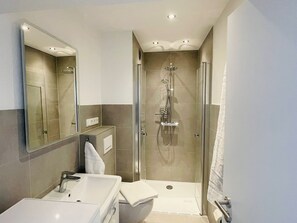 Douche, séchoir à cheveux