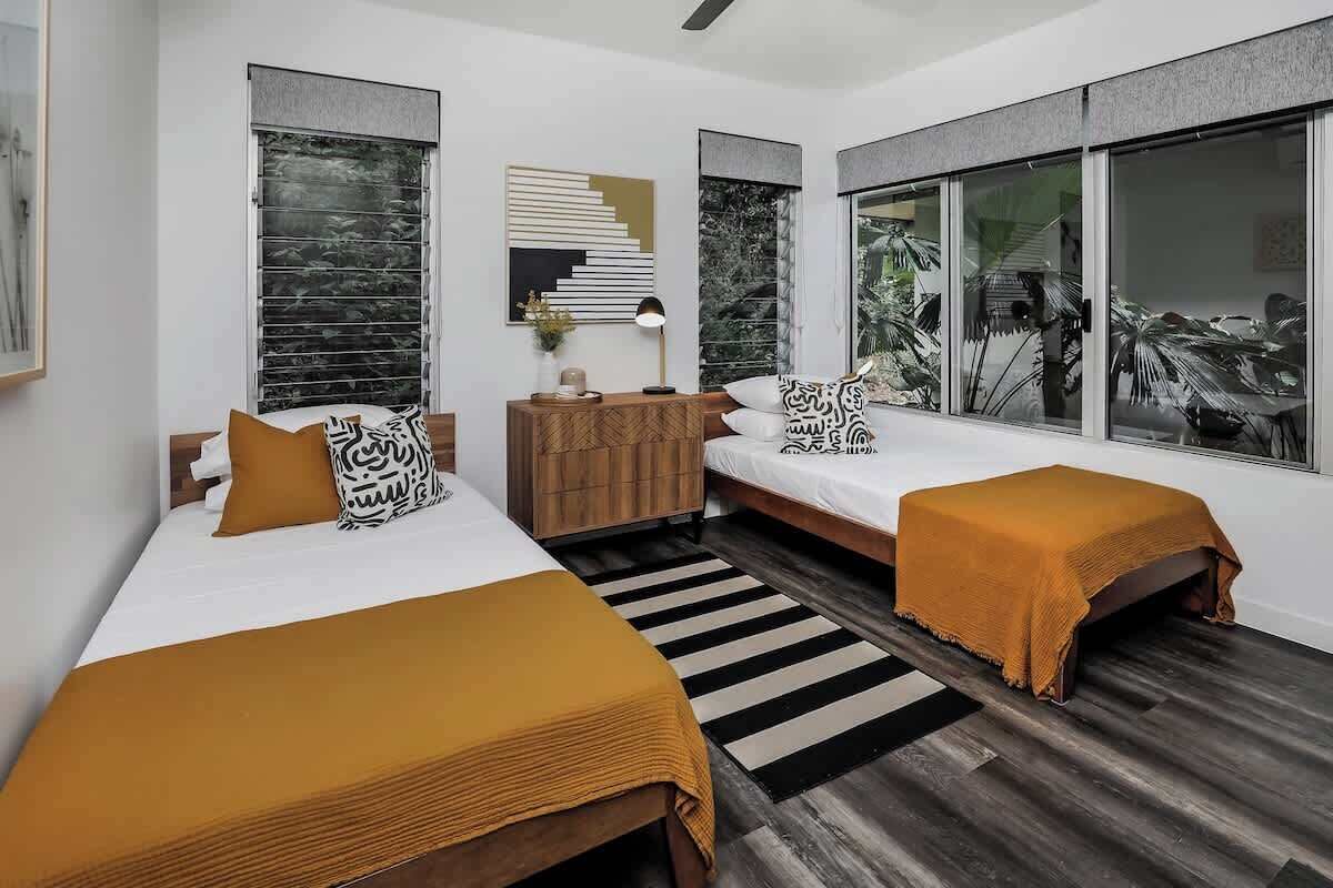 4 slaapkamers, een strijkplank/strijkijzer, wifi, beddengoed