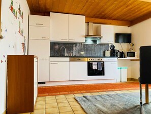 Mikrowelle, Ofen, Geschirrspüler