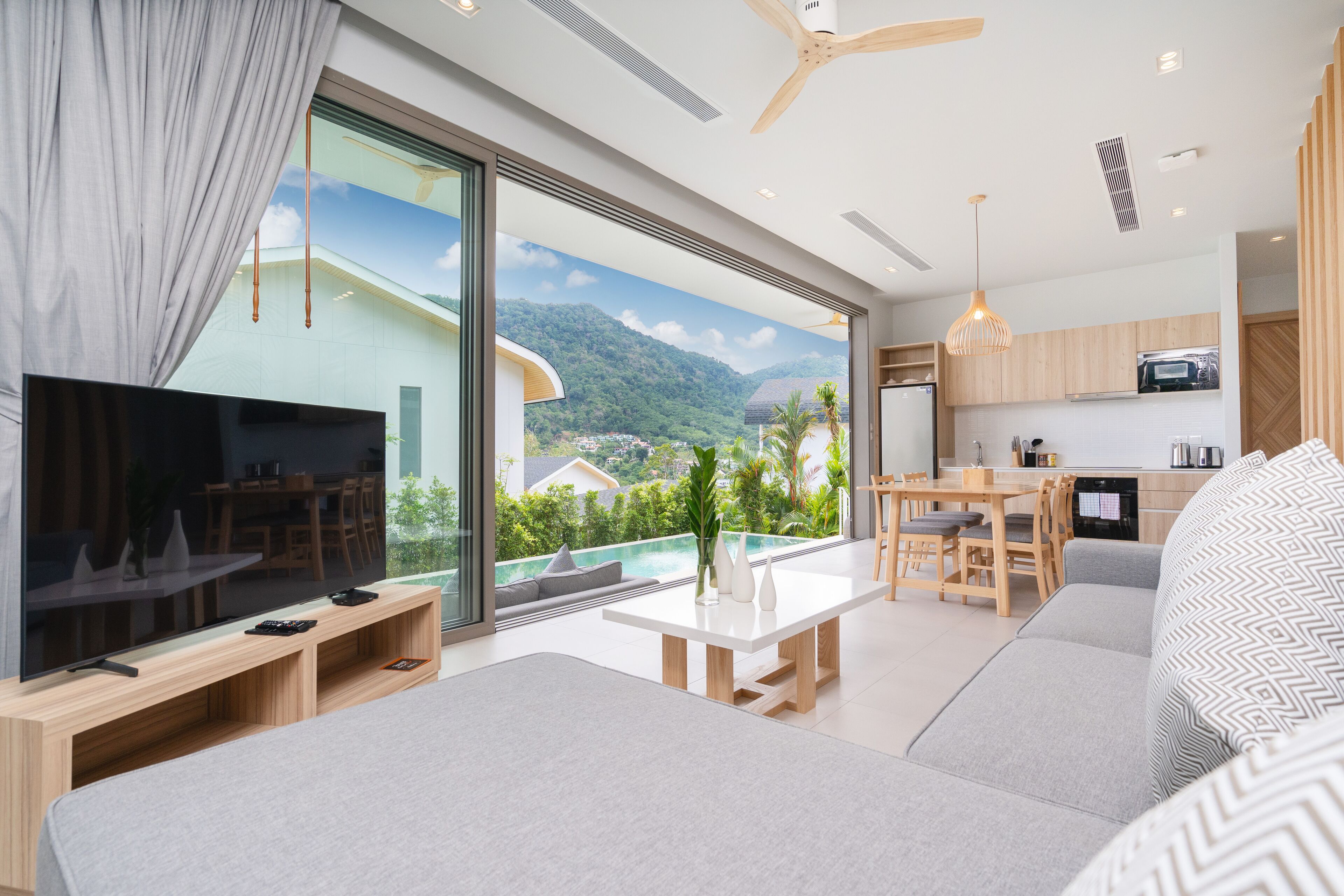 Vila, 3 kamar tidur (Himmapana Hills Capucine - Type A) | Area keluarga | Televisi LED 43-cm dengan saluran TV kabel dan TV