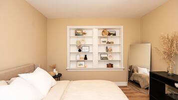 2 bedrooms, desk, iron/ironing board, travel cot