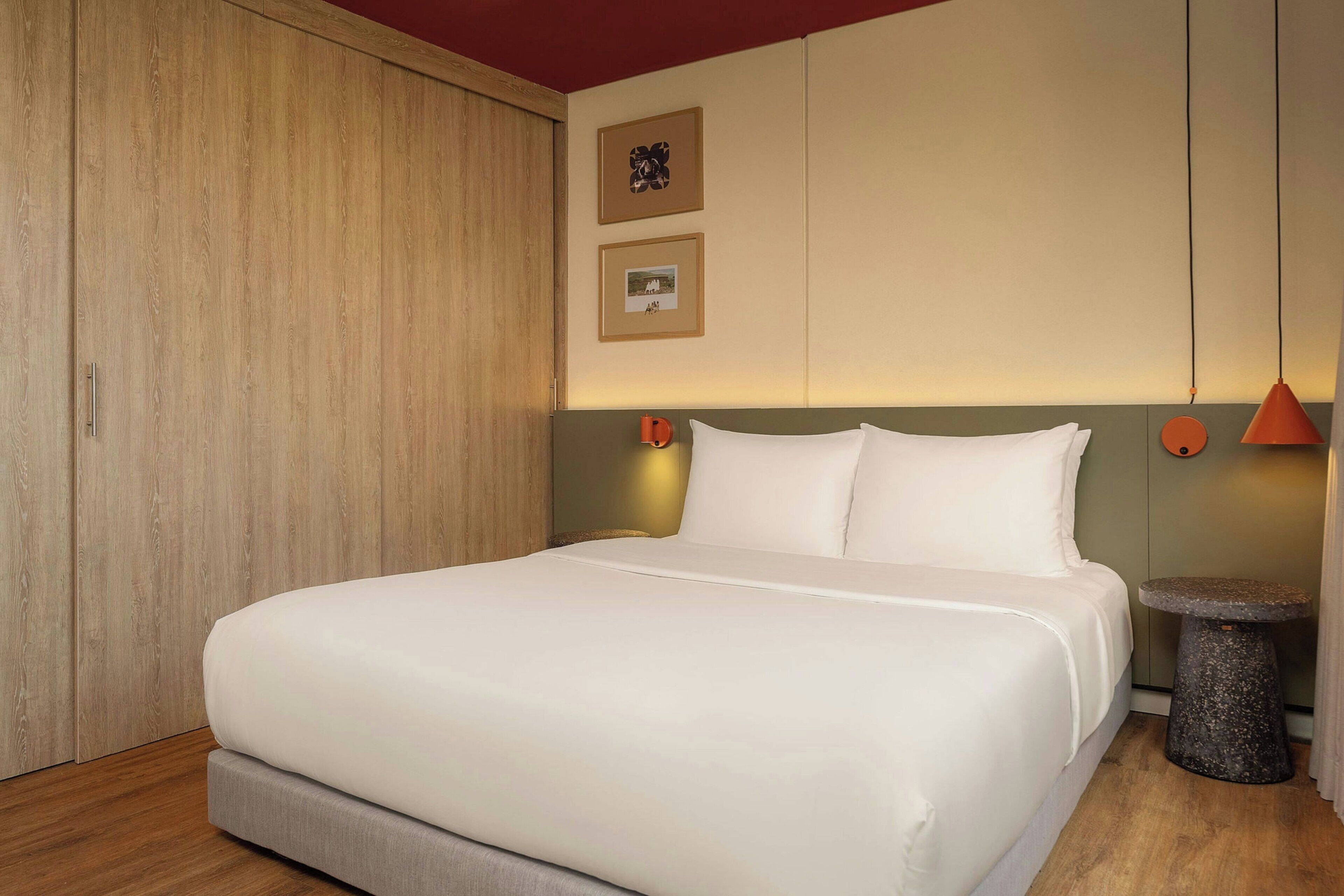 Standardzimmer, 1 Queen-Bett, Stadtblick | Hochwertige Bettwaren, Zimmersafe, Verdunkelungsvorhänge