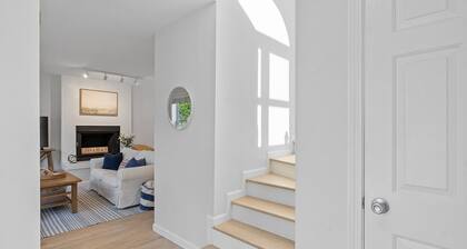 Walk to Newport, 1st & 2nd Beaches, & Cliff Walk from this Newly Redone Home