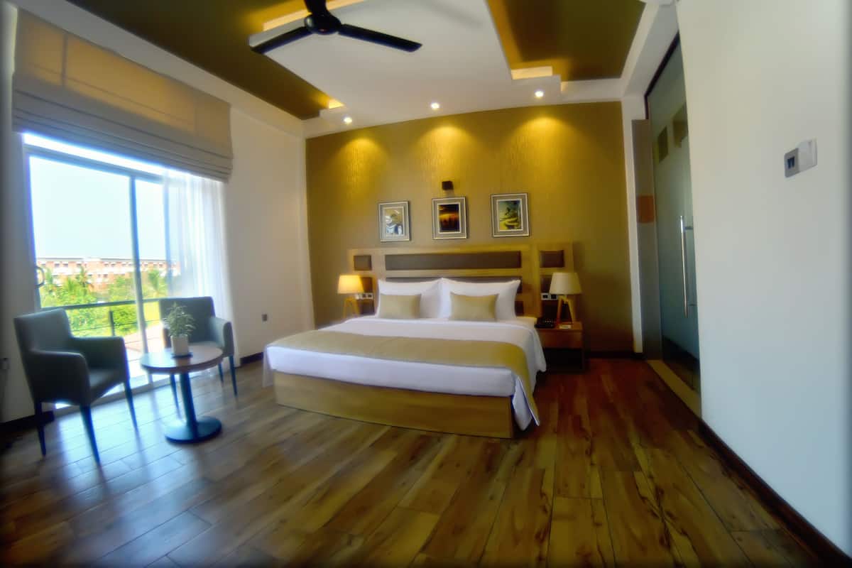 Egyptian cotton sheets, premium bedding, memory-foam beds, in-room safe