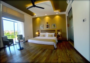 Egyptian cotton sheets, premium bedding, memory foam beds, in-room safe - BELMONT BOUTIQUE HOTEL (Negombo)