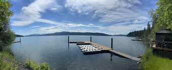 Rockford Bay Retreat: Your Private Waterfront Resort