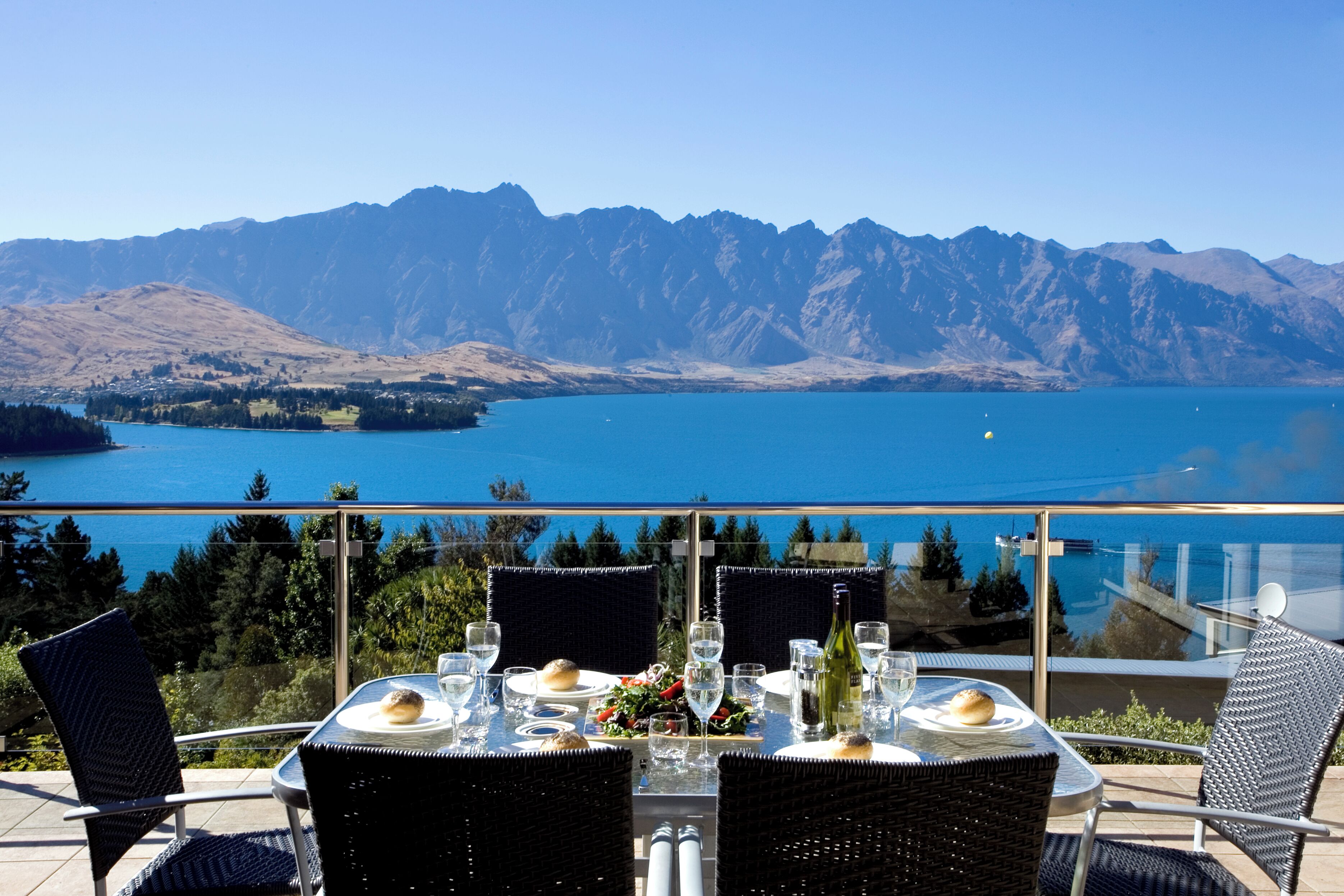 屋外ダイニングエリア