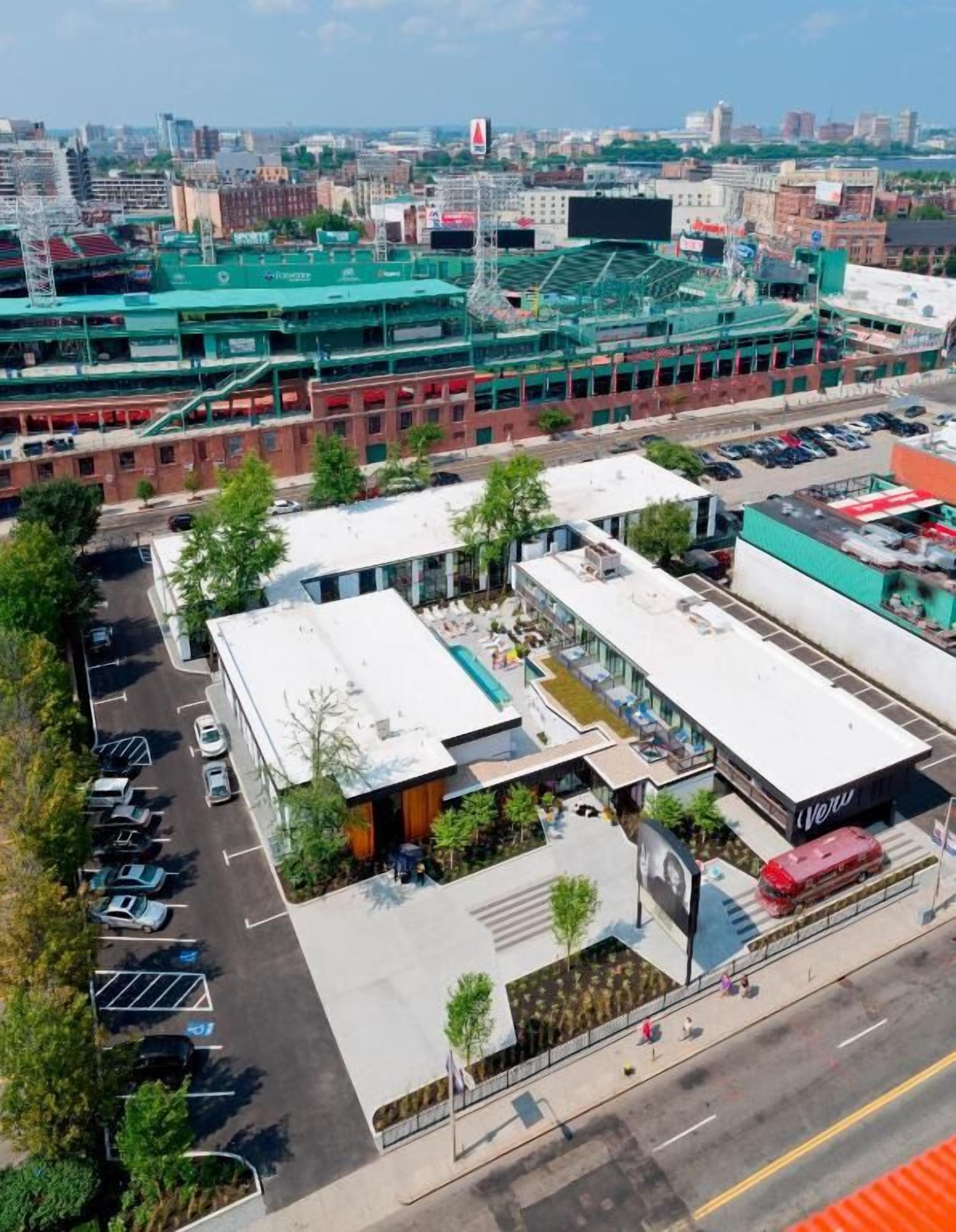 Convenient! Minutes from Museum of Science! Pets Allowed, Valet Parking!