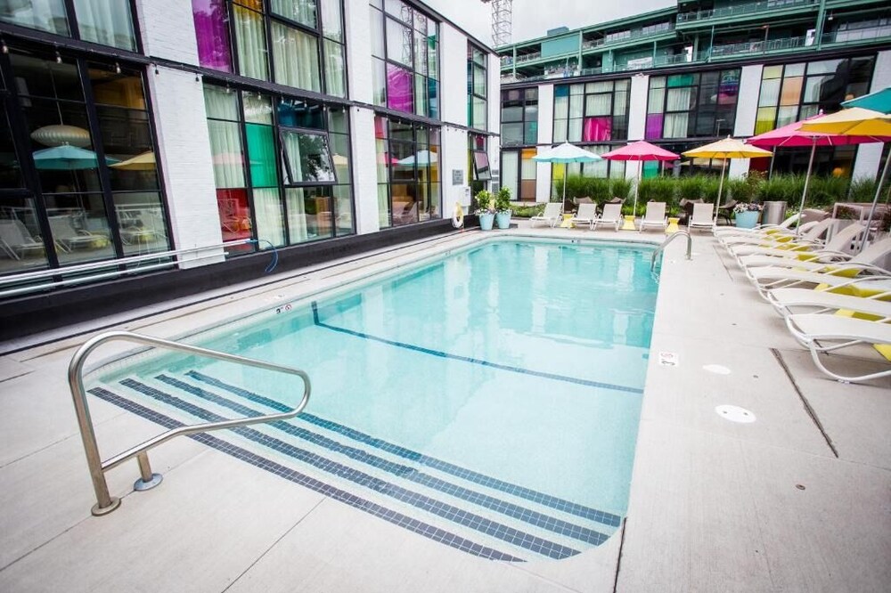 Steps away from Fenway Park! Pool View Unit with Balcony! Pets Allowed, Pool!
