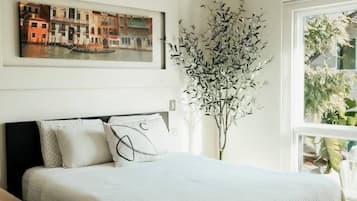 1 slaapkamer, een strijkplank/strijkijzer, wifi, beddengoed