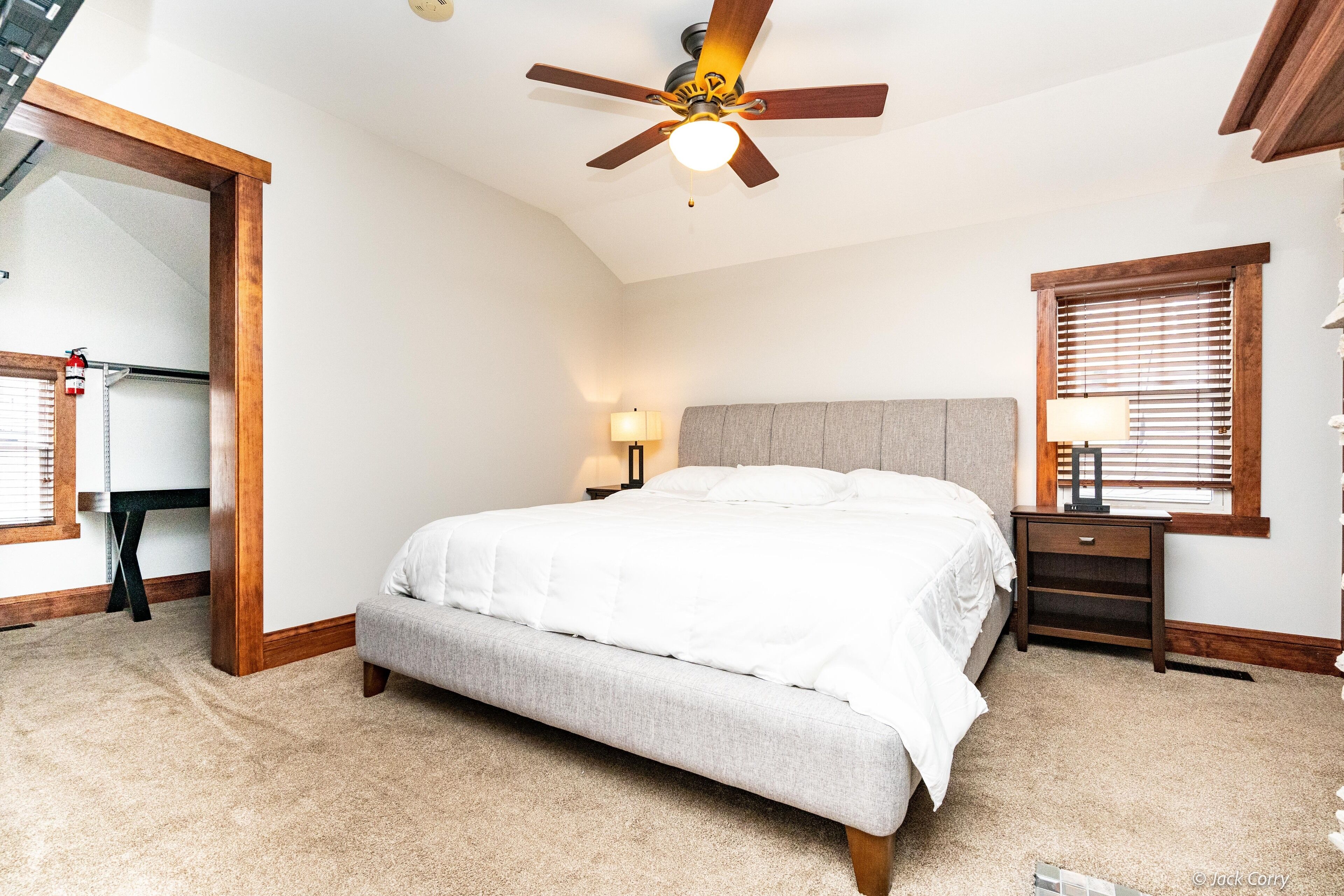 Beautiful Roscoe Village/Hamlin Park 4 bed 3 bath.