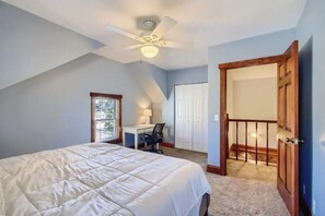 4 bedrooms, iron/ironing board, travel crib, free WiFi