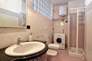 Shower, hair dryer, towels - Trekking Lovers House Scala with Ravello Sea Views (Scala)