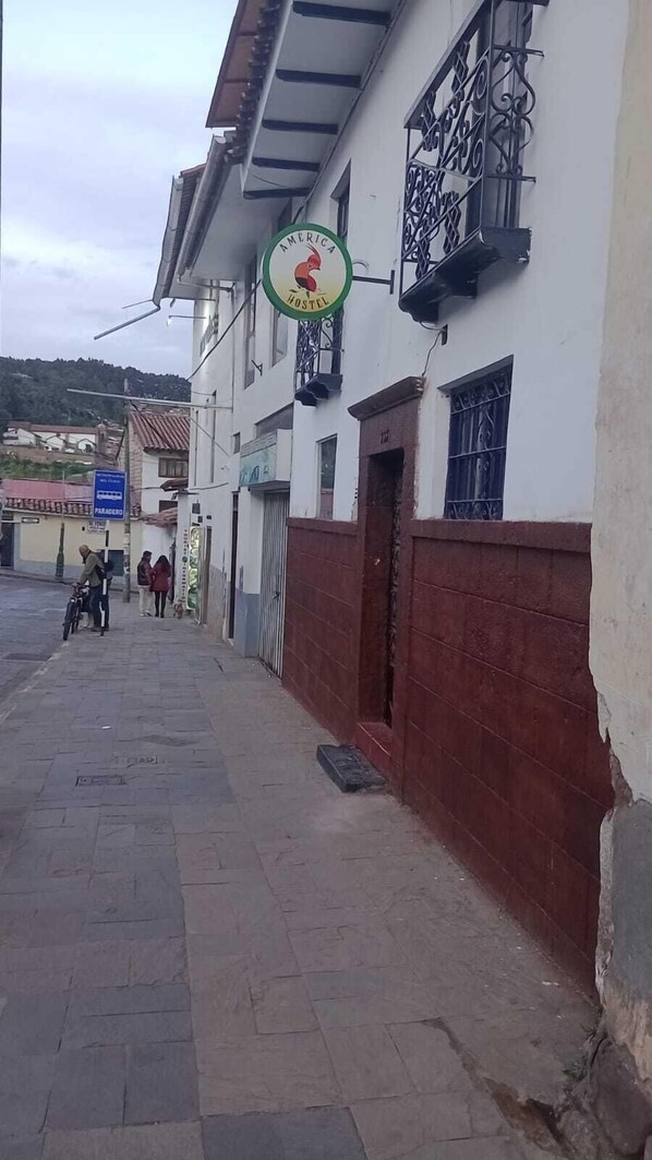 ด้านหน้าที่พัก