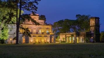 Bagian depan properti