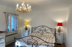 1 chambre, fer et planche à repasser, Wi-Fi gratuit, draps fournis