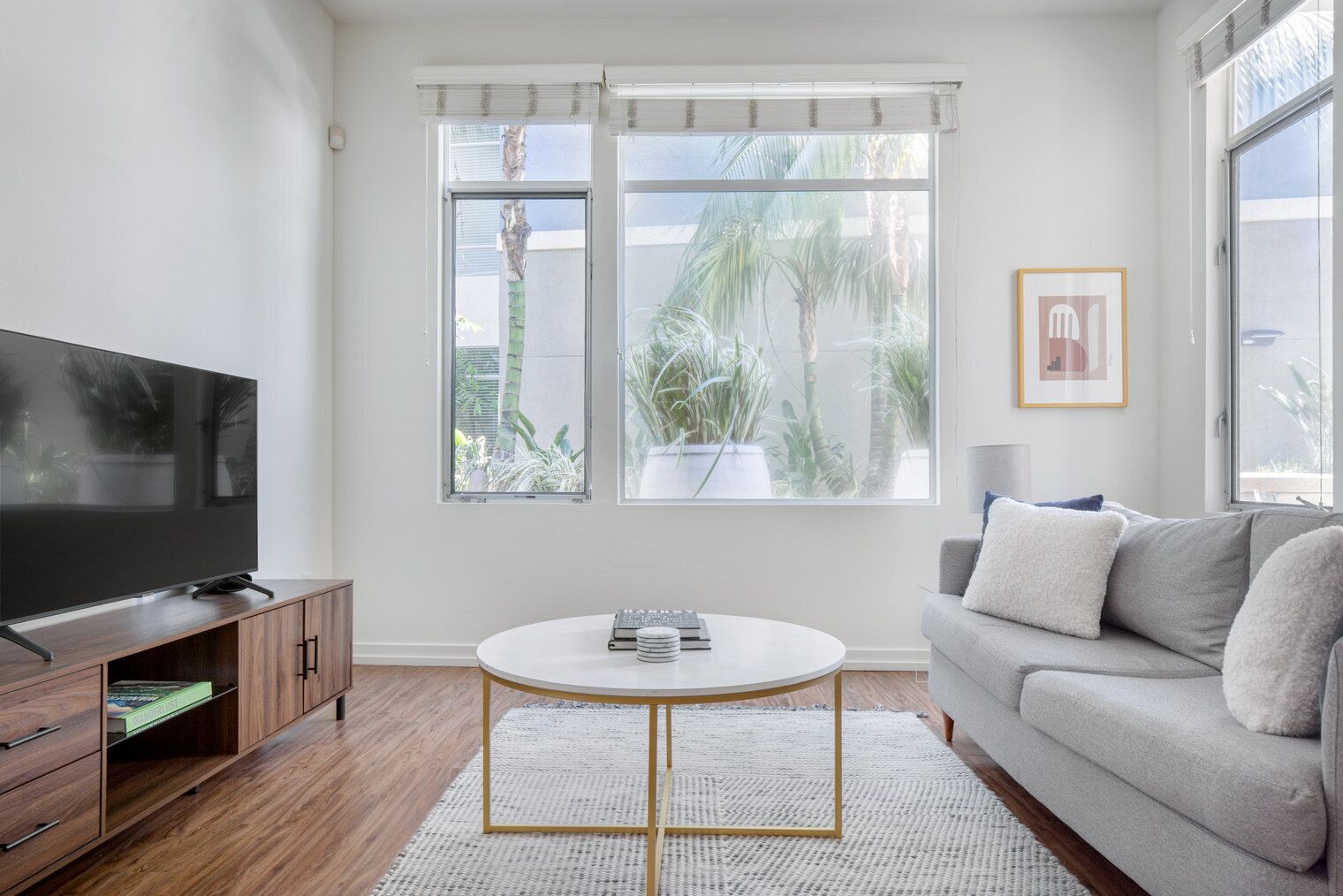 Lovely Marina Del Rey 2BR w/ Pool, Gym & W/D, nr marina, by Blueground
