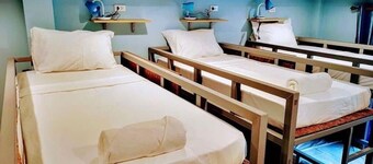 Popeyes Hostel Coffeeshop and Beer Bar