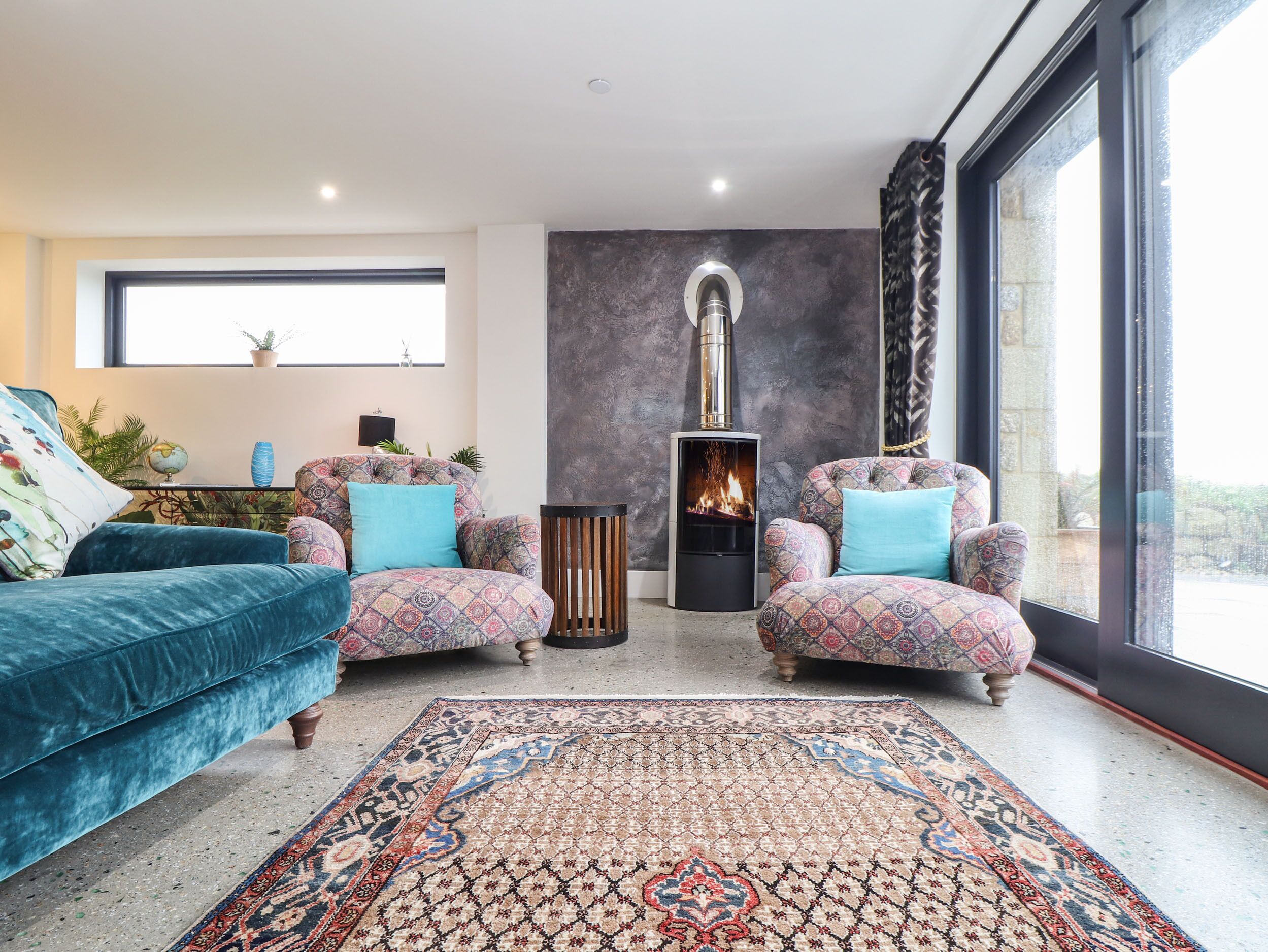 SEA THE VIEW, pet friendly, with hot tub in Sennen