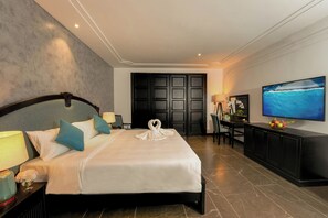Roba de llit d'alta qualitat, minibar i caixa forta a l'habitació 