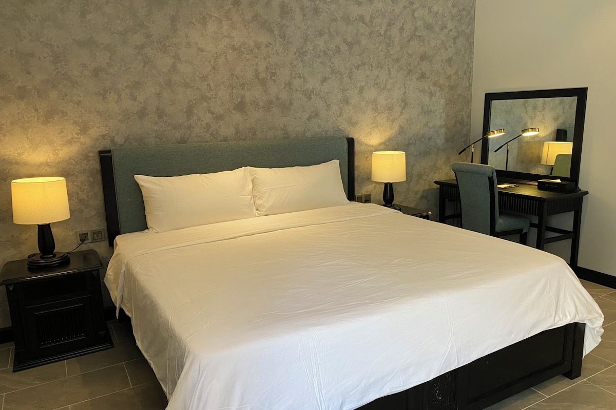 Deluxe Room, Hill View | Premium bedding, minibar, in-room safe, desk