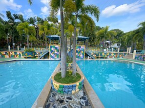 Outdoor pool - Poracay Resort (Porac)